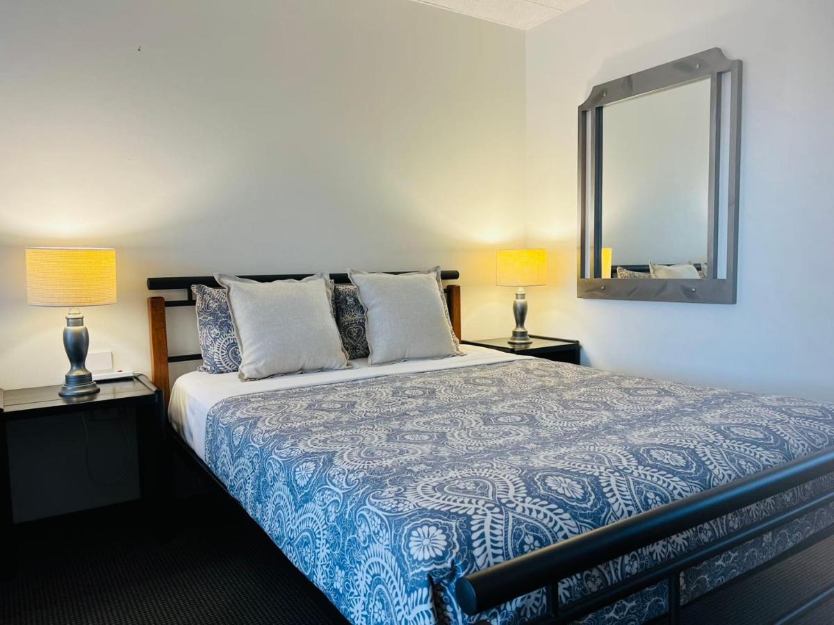 Cooks Endeavour Motor Inn ทวีดเฮดส์ ภายนอก รูปภาพ