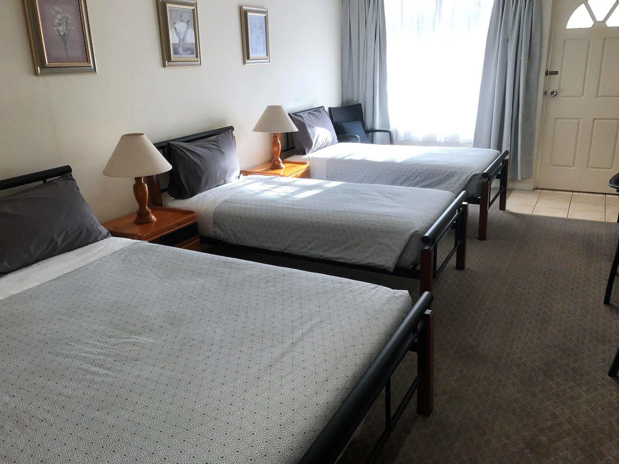 Cooks Endeavour Motor Inn ทวีดเฮดส์ ภายนอก รูปภาพ